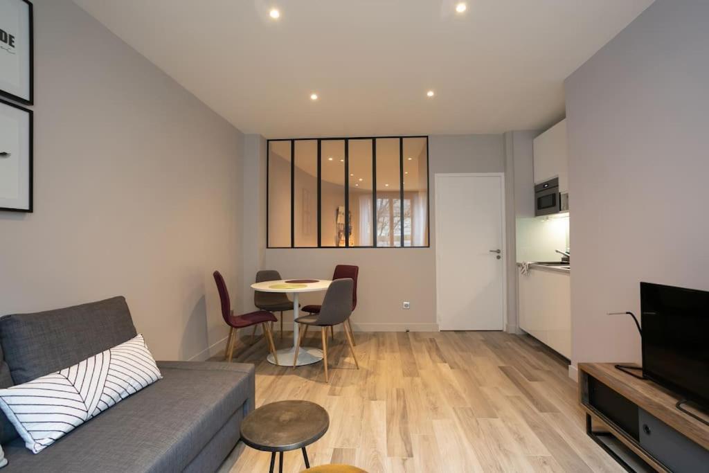 2 Pieces Proche Metro,